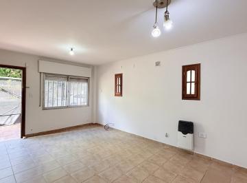 Casa · 88m² · 6 Ambientes · 1 Cochera · Apto Credito/venta Casa Dos Dorm. Mas Comodin y Patio. Zona Sur