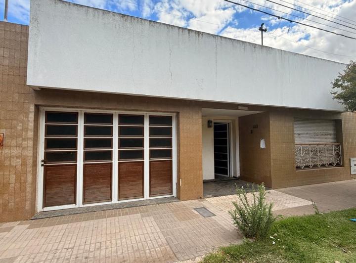 Casa · 120m² · 4 Ambientes · 1 Cochera