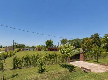 Quinta vacacional · 75m² · 1 Ambiente · 2 Cocheras · Quinta Venta en Francisco Alvarez Excelente con Pileta