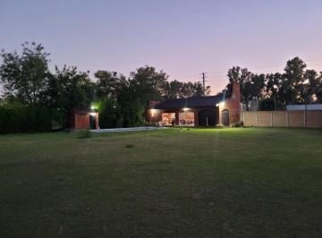 Quinta vacacional · 75m² · 1 Ambiente · 2 Cocheras · Quinta Venta en Francisco Alvarez Excelente con Pileta