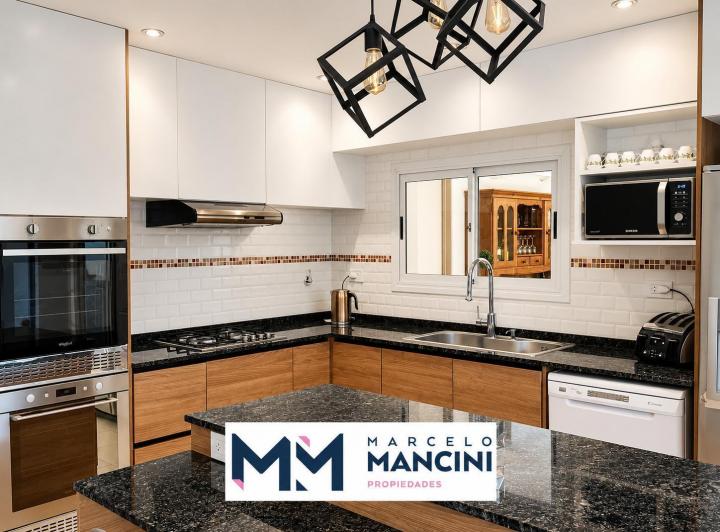 Casa · 305m² · 5 Ambientes · 5 Cocheras
