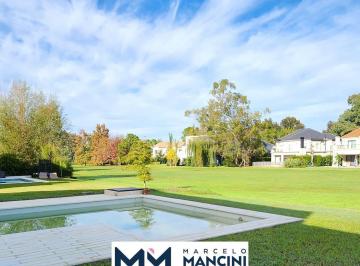Casa · 430m² · 6 Ambientes · 2 Cocheras · Casa en Saint Thomas Este - Oeste Venta - Alquiler Amueblado