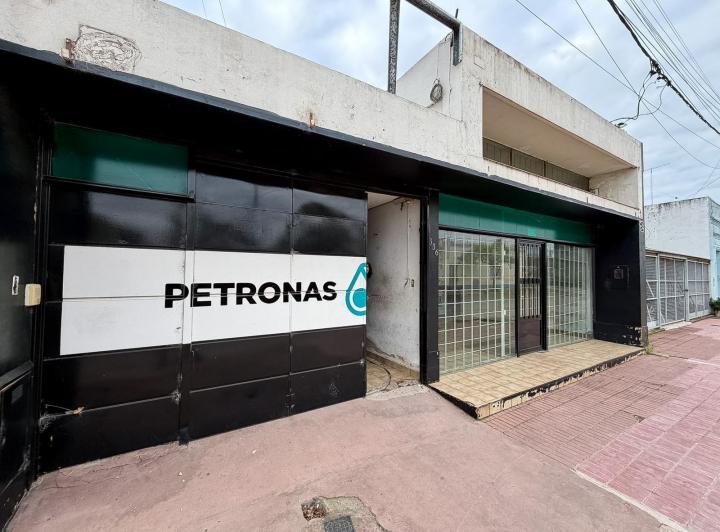 Local comercial · 498m² · 5 Ambientes · 1 Cochera