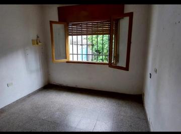 Casa en Alquiler de 2 ambientes Las Flores · Alquilo Casa en Barrio Las Flores