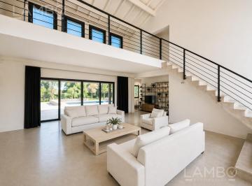 Casa · 274m² · 4 Ambientes · 1 Cochera · Venta - Casa - Pilar - Champagnat - Estancias del Pilar
