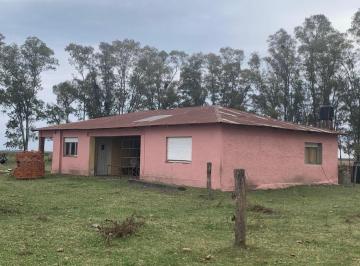 Casa · 32m² · 4 Ambientes · 1 Cochera · Venta Campo Roque Perez - Provincia