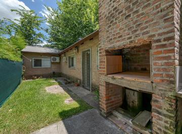 Casa · 107m² · 3 Ambientes · 1 Cochera · Venta Casa de Dos Dorm. en Fisherton