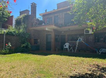 Casa · 220m² · 6 Ambientes · 1 Cochera · Casa en Florida Oeste