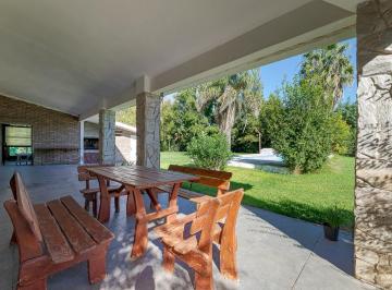 Casa · 180m² · 4 Ambientes · Venta Casa de Tres Dorm. en Roldan Pileta y Gran Parque