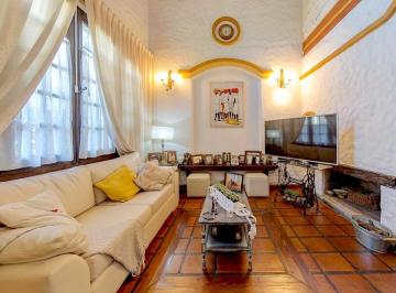 Casa · 286m² · 6 Ambientes · 3 Cocheras · Venta Casa 4 Dorm. con Gran Parque Pileta y Quincho en Alberdi