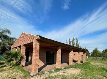 Casa · 121m² · 2 Dormitorios · Casa en Funes