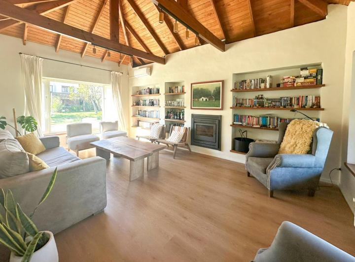 Casa · 217m² · 5 Ambientes · 2 Cocheras
