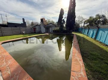 Terreno · 70m² · 3 Ambientes · 3 Cocheras · Venta Parque Leloir Lote 900 m² + Casa 70 m² + Quincho + Piscina