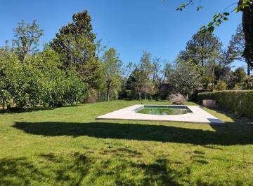 Quinta vacacional · 79m² · 3 Ambientes · Venta Quinta 2 Dorm. La Plata Piscina Parrilla Parque