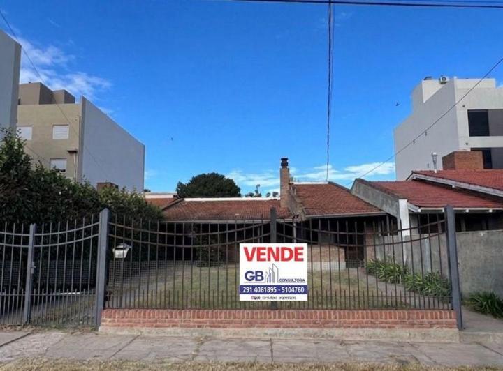 Casa · 246m² · 5 Ambientes · 2 Cocheras