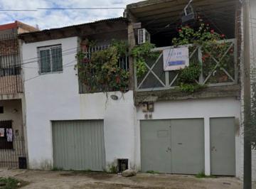 Casa de 8 ambientes, Lomas de Zamora · Venta Urgente – 519 m² con 3 Casas – Ideal Supermercado/inversion