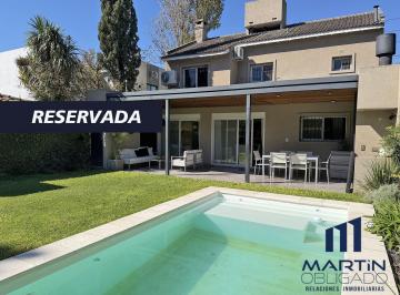 Casa · 160m² · 5 Ambientes · 1 Cochera · Casa Venta Bella Vista con Jardín y Pileta
