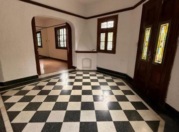 Casa · 100m² · 4 Ambientes · Alquiler Impecable Chalet Para Uso Comercial Únicamente!