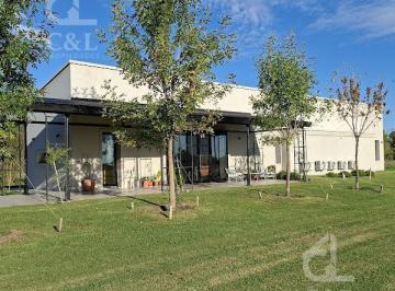 Casa · 180m² · 5 Ambientes · Casa en Estancia Benquerencia 409
