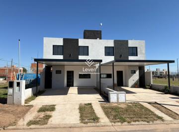 Casa · 97m² · 4 Ambientes · 2 Cocheras · Oportunidad Venta Duplex 3 Dorm Cuestas de Manantiales
