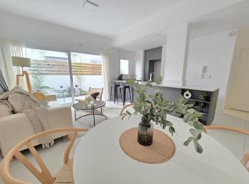 PH · 50m² · 3 Ambientes · PH en Caballito con Patio - Dos Dorm. con Baño y Toilette