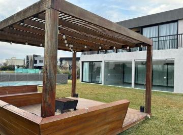 Casa · 217m² · 4 Ambientes · 2 Cocheras · Casa en Venta de 4 Amb en Barrio Santa Rita San Vicente/ Canning
