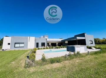Casa · 280m² · 5 Ambientes · 6 Cocheras · Casa en Alquiler Anual en Everlinks. Lujan