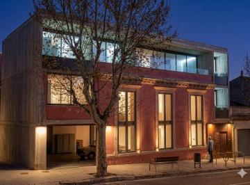 Departamento · 61m² · 3 Ambientes · 1 Cochera · San Isidro Casco - Venta en Pozo - Duplex con Jardin