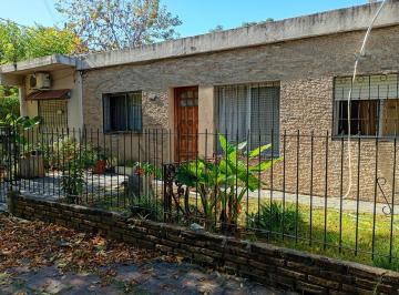Casa · 115m² · 5 Ambientes · 2 Cocheras · Casa Más Depto en Venta en Monte Geande