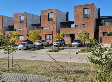Casa · 100m² · 33 Ambientes · 2 Cocheras · Casa Dúplex en Venta en Santa Ana Joven, Villanueva, Tigre