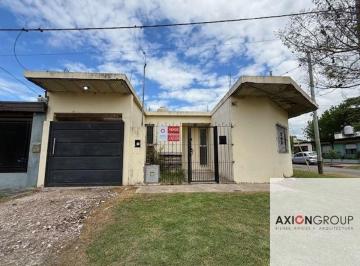 Casa de 3 ambientes, La Plata · Venta de Casa en 46 N 2322 Esq. 141 Bis - La Plata