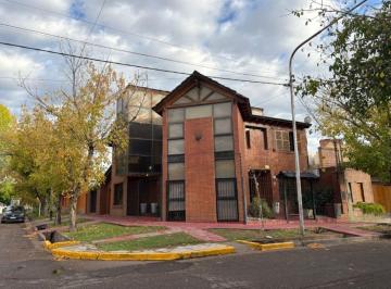 Casa de 8 ambientes, Dorrego · Casa en Venta C/ Cochera en Dorrego