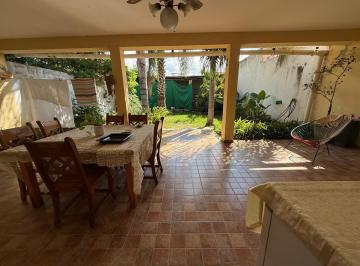 Casa · 264m² · 7 Ambientes · 2 Cocheras · Casa Venta Providencia 4 Dorm.