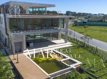 Casa · 730m² · 8 Ambientes · 9 Cocheras · Casa en Venta en Los Puentes, Nordelta con Salida a La Laguna