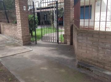 Casa de 8 ambientes, Córdoba · Casa con 17 m Frente, Terreno 800 m, con Quincho/depósito/ Monoambiente