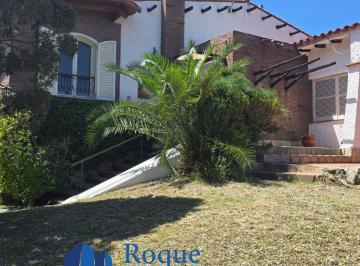 Casa de 7 ambientes, Unquillo · Venta Casa Oportunidad en Unquillo: Casa de 300 m² en Lote de 600 m²