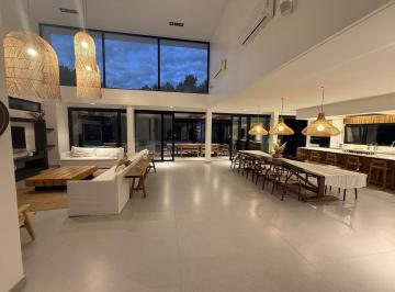 Casa · 437m² · 7 Ambientes · Casa Venta Maritimo III Costa Esmeralda