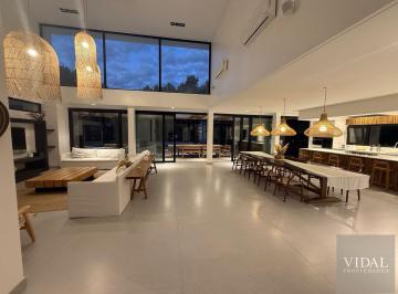 Casa · 437m² · 7 Ambientes · Casa Venta Maritimo III Costa Esmeralda