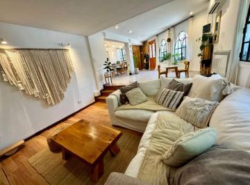 PH de 4 ambientes, Villa Urquiza · Venta PH 4 Amb Refaccionado a Nuevo Luminoso Entrada Independiente
