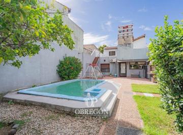 Casa · 239m² · 7 Ambientes · 3 Cocheras · Venta Casa 7 Ambientes Jardín Pileta 375 m Cuadrados - Floresta