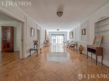 Departamento · 189m² · 6 Ambientes · 1 Cochera · Elegante Departamento Frente Al Socorro y m de Cancillería.