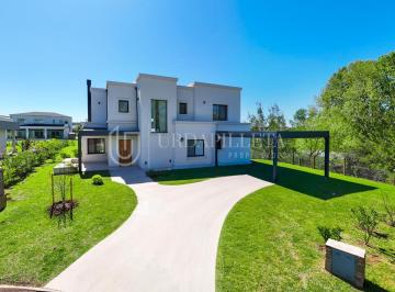 Casa · 264m² · Casa en Venta en Pilará, La Calesa - Urdapilleta Propiedades