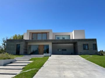 Casa · 294m² · 5 Ambientes · 2 Cocheras · Casa en Venta en Pilara Sobre La Cancha de Polo en Milord - Urdapilleta Propiedades