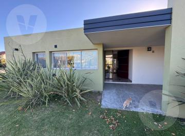 Casa · 122m² · 5 Ambientes · 3 Cocheras · Casa en Alquiler - Barrio La Horqueta de Echeverría, Canning