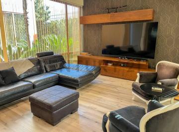 Casa · 370m² · 6 Ambientes · 2 Cocheras · Venta Casa en St Thomas Este - Oeste 6 Ambientes con 3 Dorm. Es Suite.