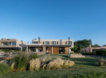 Casa · 532m² · 10 Ambientes · 2 Cocheras · Casa en Venta en Pilara Sobre Golf - La Diligencia - Pilara - Urdapilleta Propiedades