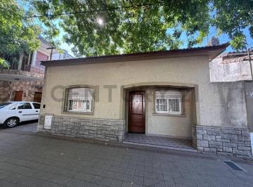 PH · 140m² · 3 Ambientes · PH en Venta en La Plata de Dos Dorm.
