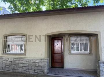 PH · 140m² · 3 Ambientes · PH en Venta en La Plata de Dos Dorm.
