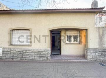 PH · 140m² · 3 Ambientes · PH en Venta en La Plata de Dos Dorm.