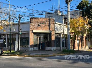 Local comercial · 233m² · 4 Ambientes · 1 Cochera · Venta en Block: Local en Esquina Casa de 2 Plantas